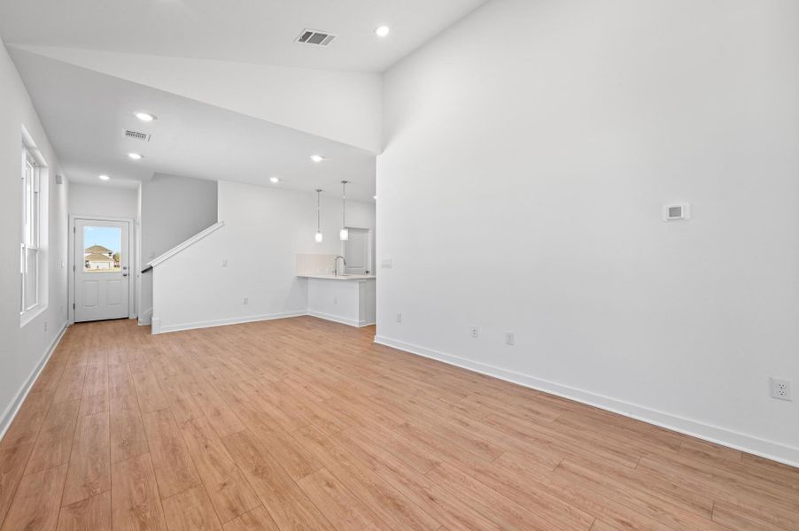 Spacious, unfurnished interior of a new home in The Porch at Du Pre, Buda (Image 11).