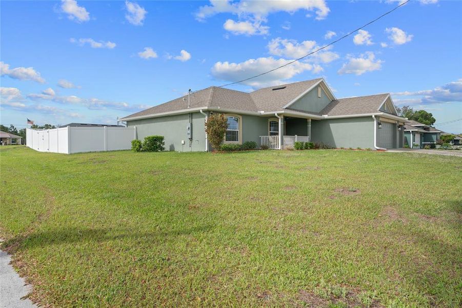 Exterior details and patio area of a home in Orange Blossom Hills, Summerfield (Image 4).
