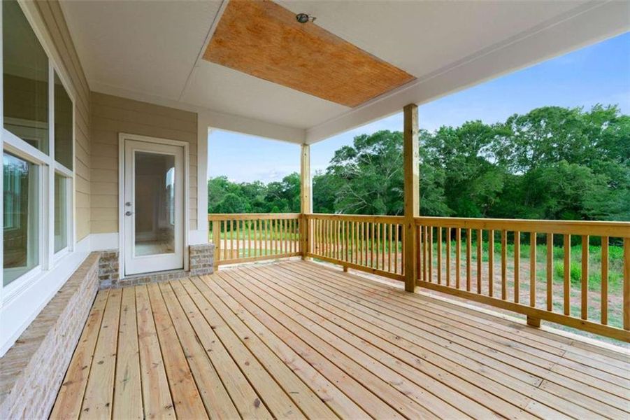 Exterior details and patio area of a home in Steeplechase, Hoschton (Image 3).