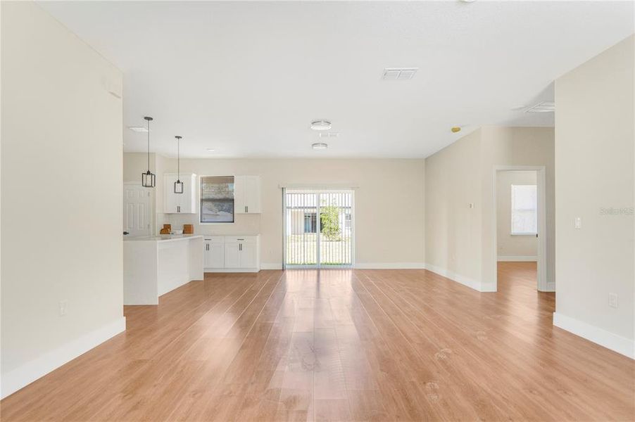 Spacious, unfurnished interior of a new home in , Ocala (Image 30).