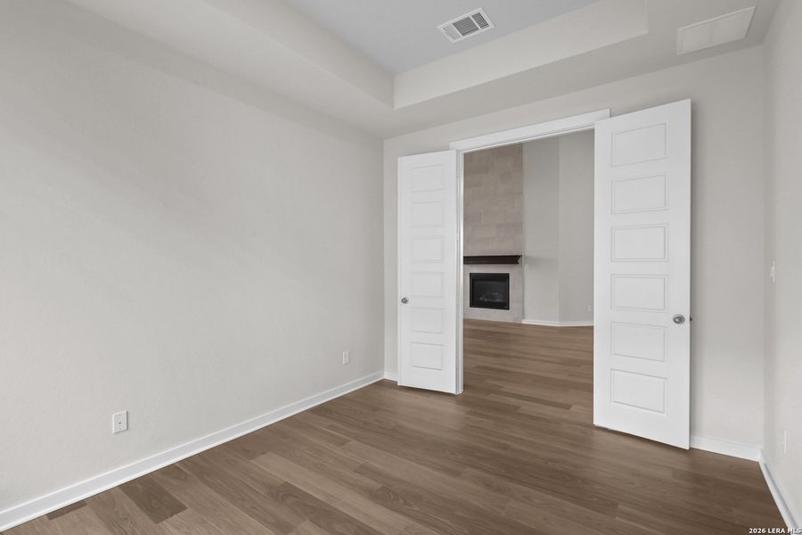 Spacious, unfurnished interior of a new home in Buffalo Crossing, Cibolo (Image 37).
