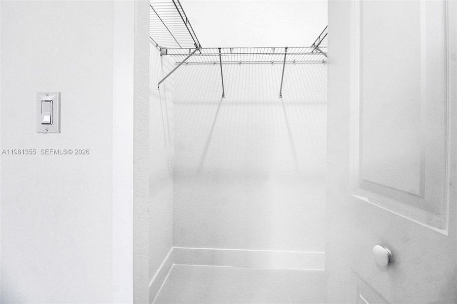 Spacious, unfurnished interior of a new home in , Cutler Bay (Image 13).