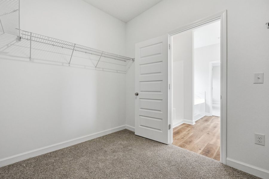 Spacious, unfurnished interior of a new home in Southern Charm, Crestview (Image 35).