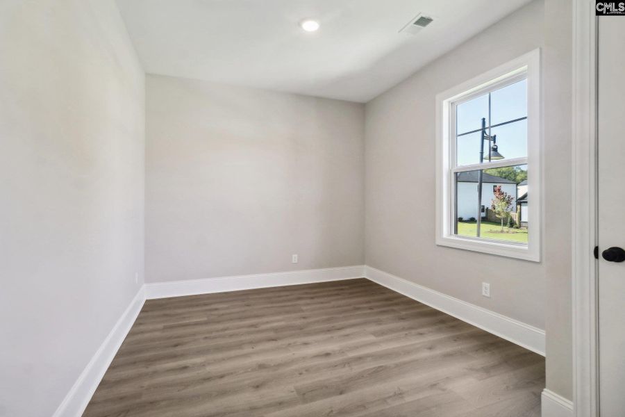 Stock Photo colors and options may be different Stock Photo colors and options may be different