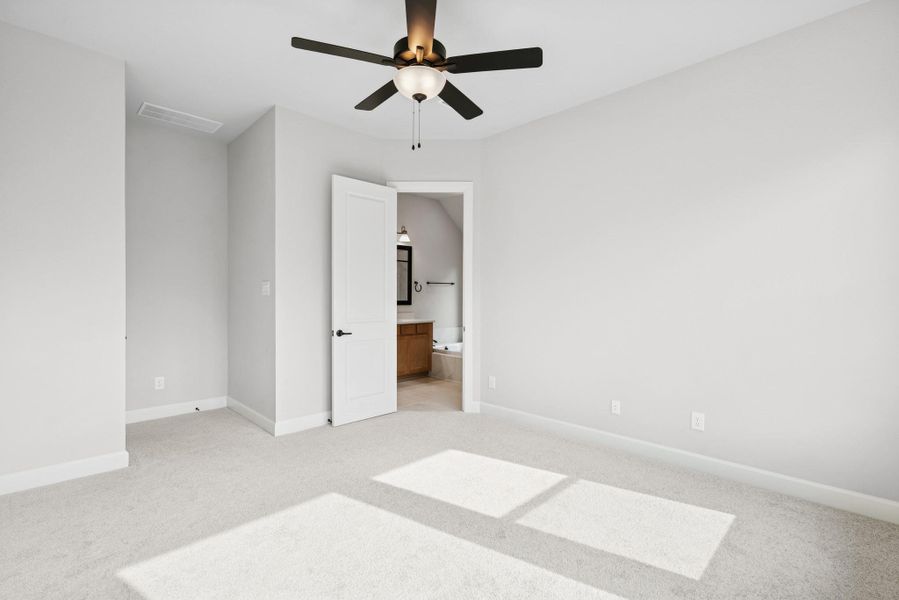 Spacious, unfurnished interior of a new home in Riceland 50’ Front Load Homesites, Mont Belvieu (Image 21). Spacious, unfurnished interior of a new home in Riceland 50’ Front Load Homesites, Mont Belvieu (Image 21).