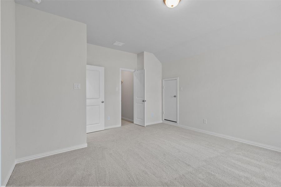 Spacious, unfurnished interior of a new home in Creekhaven, Iowa Colony (Image 22). Spacious, unfurnished interior of a new home in Creekhaven, Iowa Colony (Image 22).