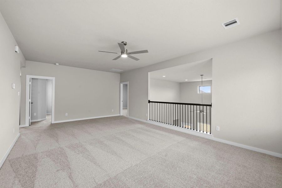 Spacious, unfurnished interior of a new home in Sunterra Lakes, Fulshear (Image 28).