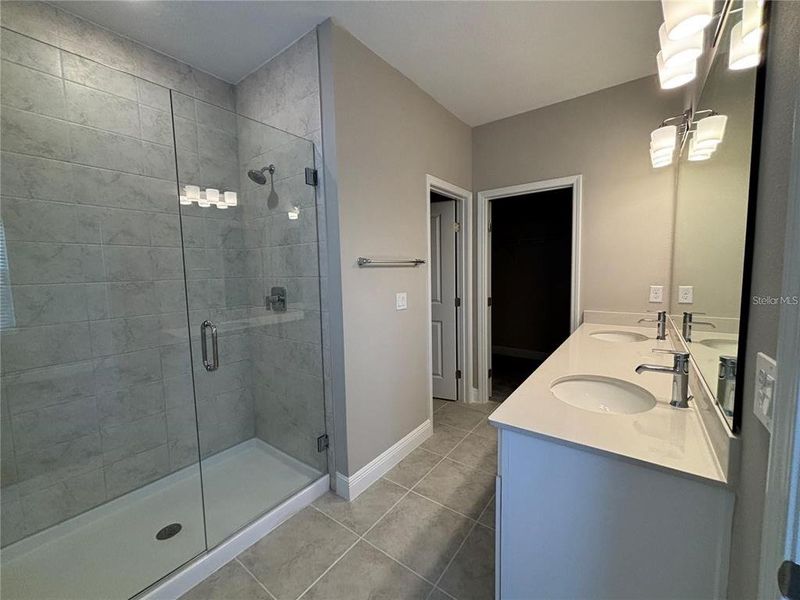 Furnished interior view inside a new home in , Winter Garden (Image 8).