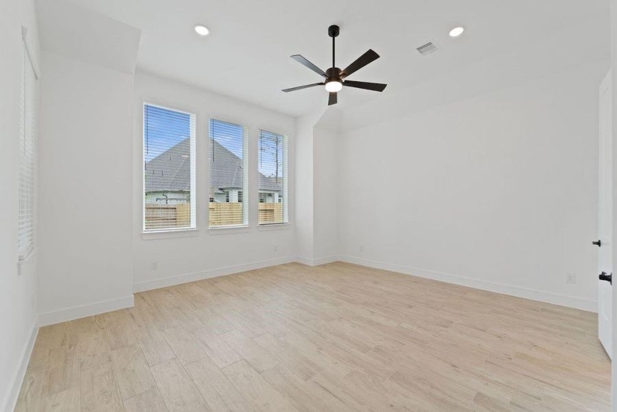 Spacious, unfurnished interior of a new home in Wildrye, Waller (Image 6).