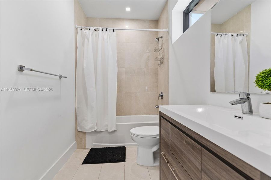 Furnished interior view inside a new home in , Dania Beach (Image 29).