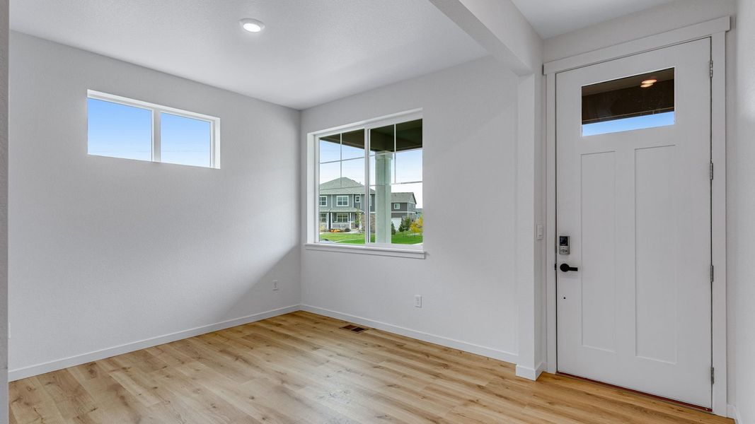 Spacious, unfurnished interior of a new home in Hansen Farm, Fort Collins (Image 11).