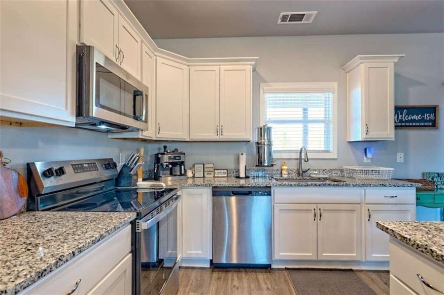 Furnished interior view inside a new home in , Eastanollee (Image 47).