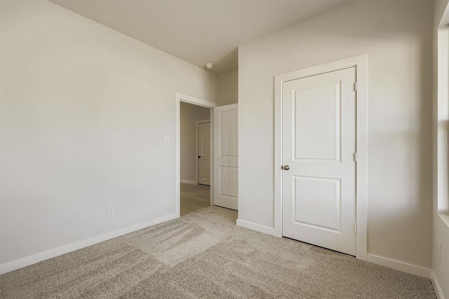 Spacious, unfurnished interior of a new home in Middlefield Village, Dallas (Image 14).