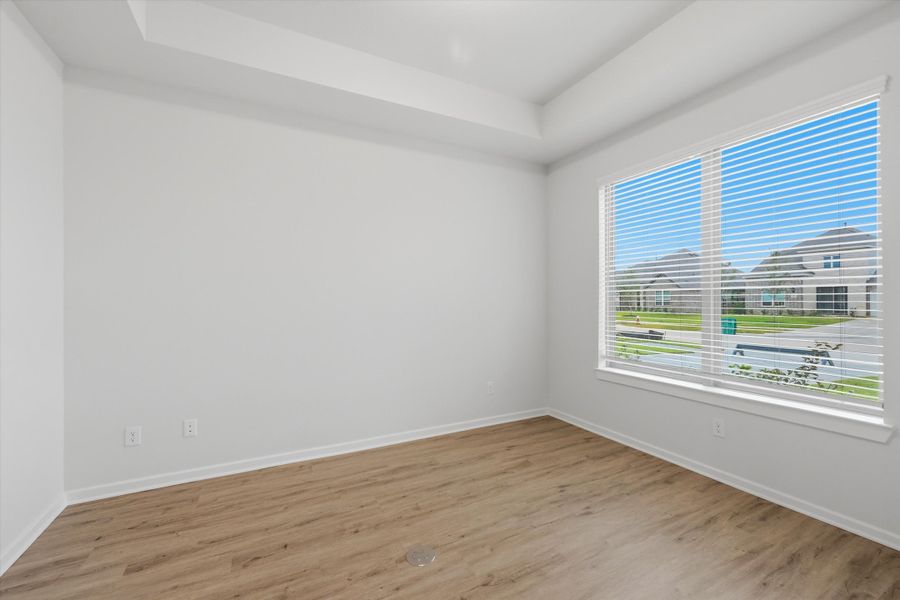 Spacious, unfurnished interior of a new home in Canterra Creek  60', Rosharon (Image 25).