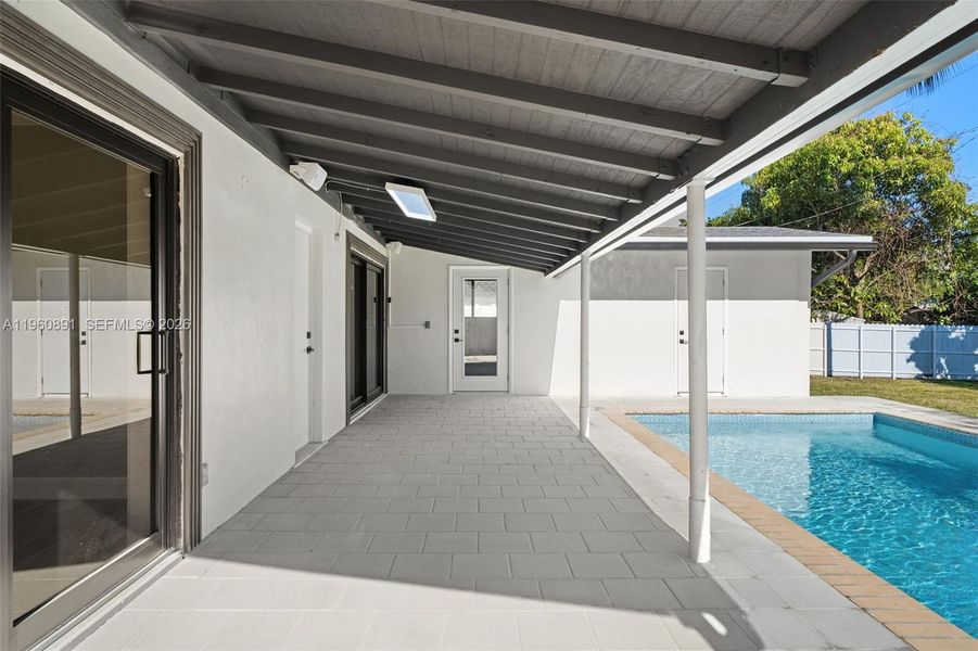 Exterior details and patio area of a home in , Cutler Bay (Image 15).