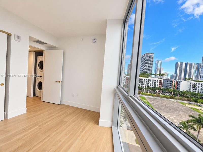 Spacious, unfurnished interior of a new home in , Miami (Image 10).