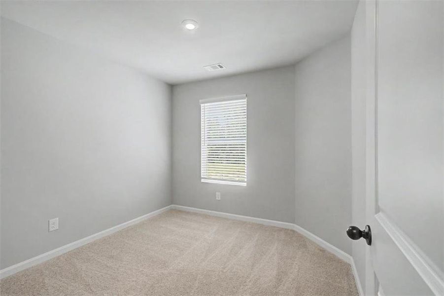 Spacious, unfurnished interior of a new home in Sawmill Creek, Mableton (Image 21).