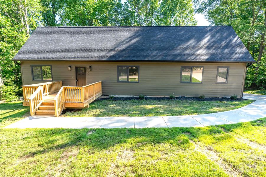 Exterior details and patio area of a home in , Lincolnton (Image 17).