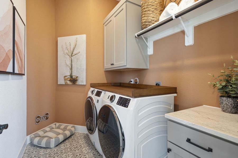 Furnished interior view inside a new home in Grange, Katy (Image 14).