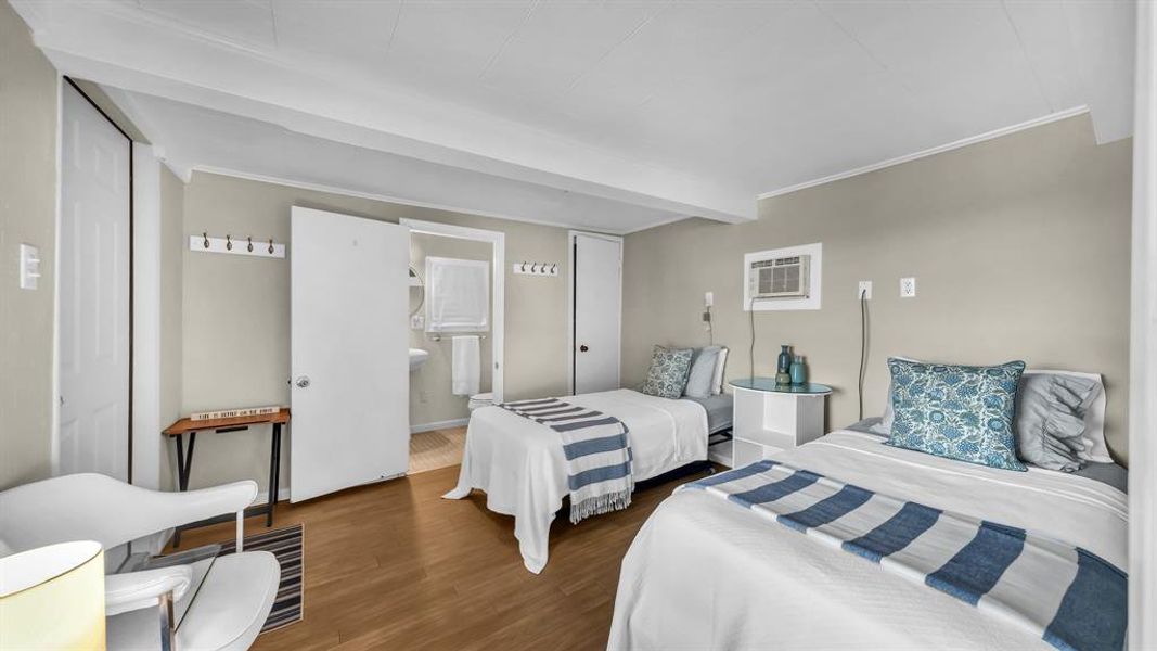 Bedroom with en-suite bath