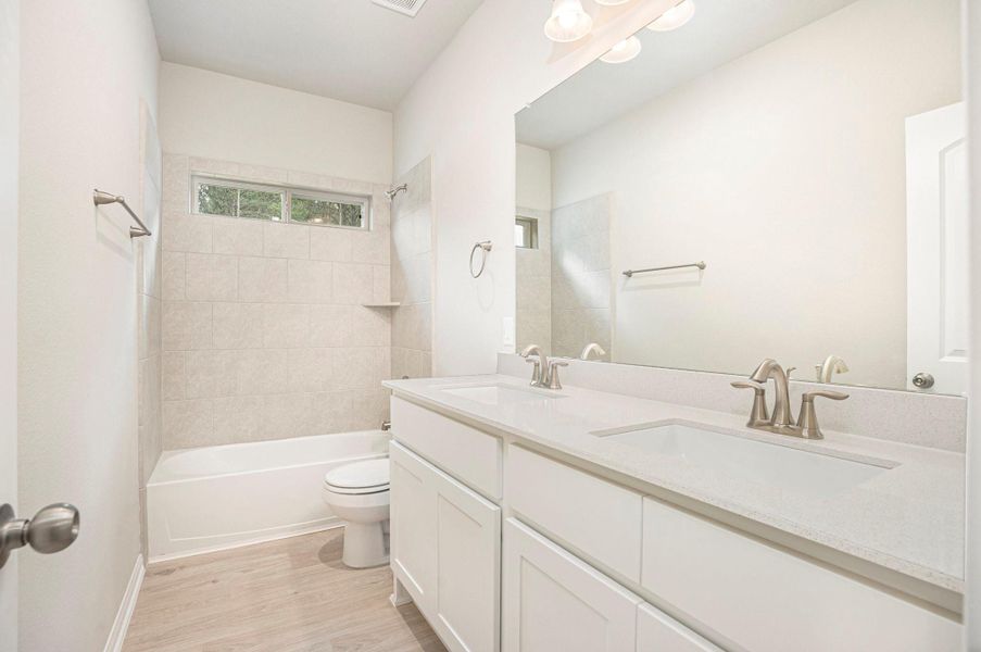 Image 3 of a home in Encino Estates.