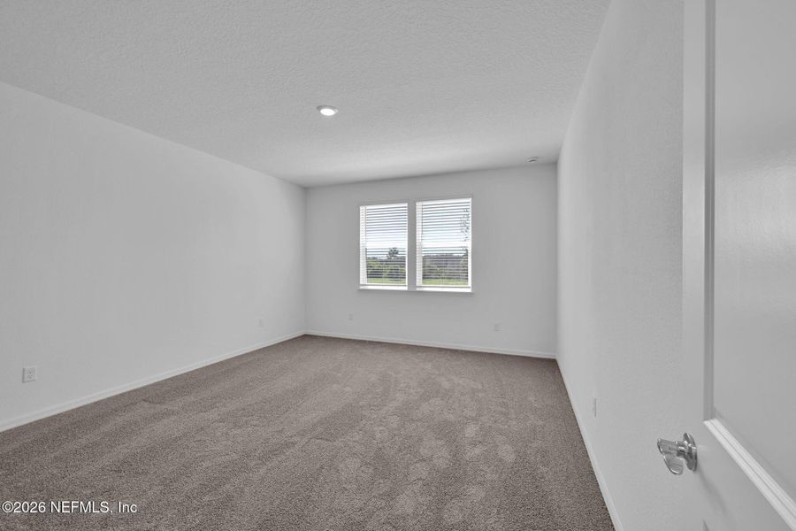 Spacious, unfurnished interior of a new home in Hyland Trail, Green Cove Springs (Image 13).
