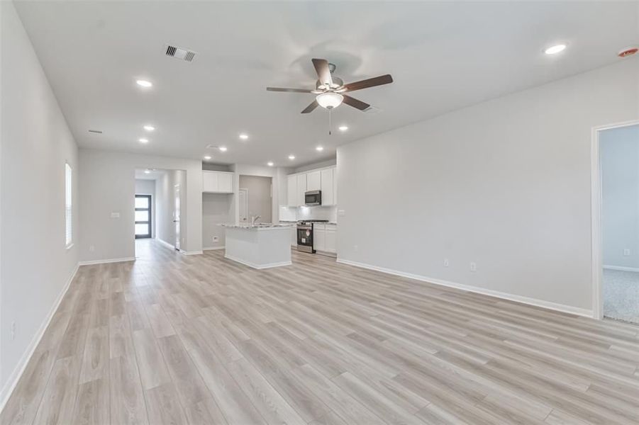 Image 37 of a home in Lakes at Black Oak.