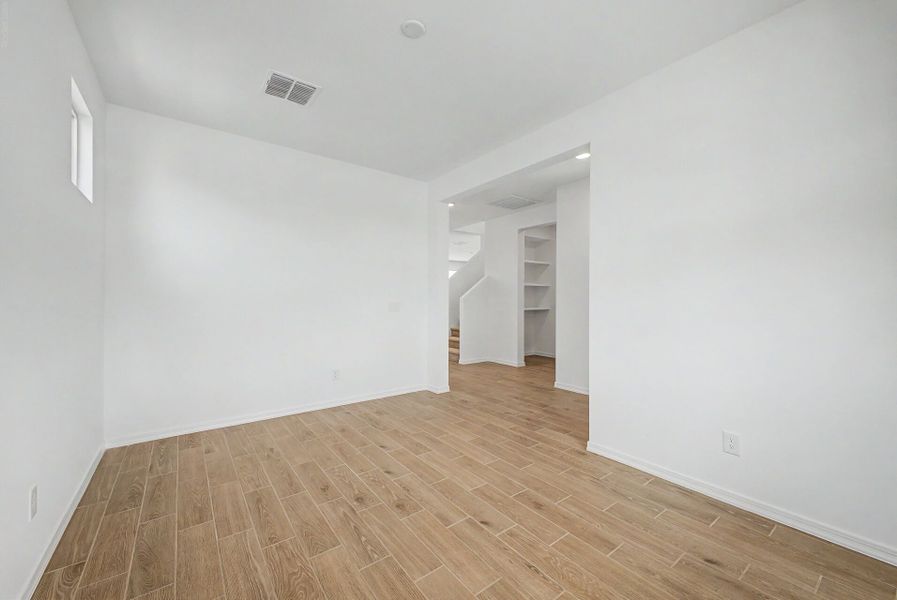 Spacious, unfurnished interior of a new home in Soleo, San Tan Valley (Image 6).