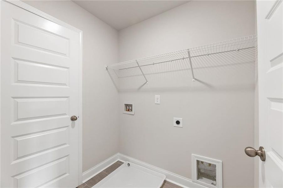 Spacious, unfurnished interior of a new home in Towns at Enclave, Lawrenceville (Image 24).