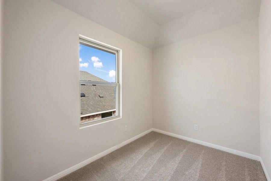 Spacious, unfurnished interior of a new home in Berry Creek Highlands, Georgetown (Image 40).