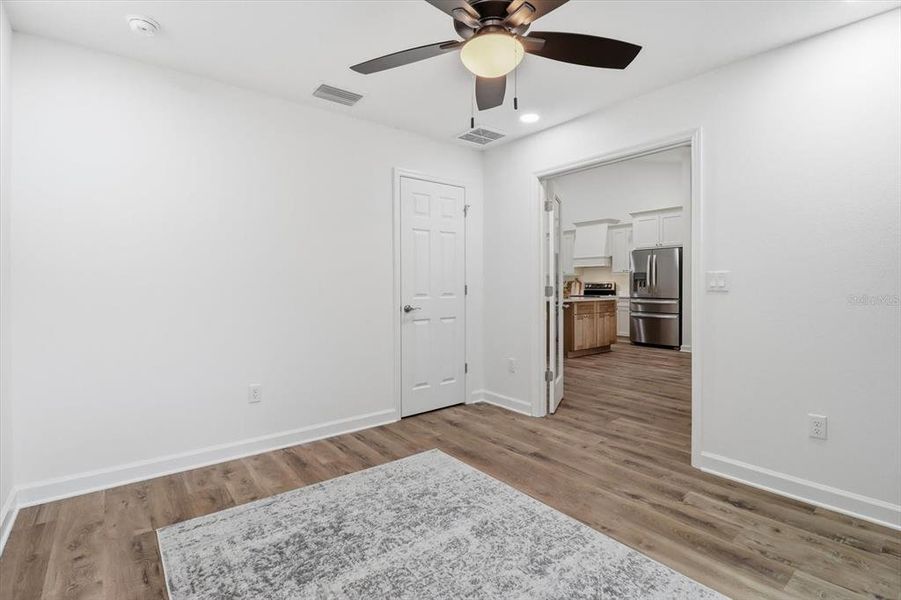 Spacious, unfurnished interior of a new home in , Crystal River (Image 37).