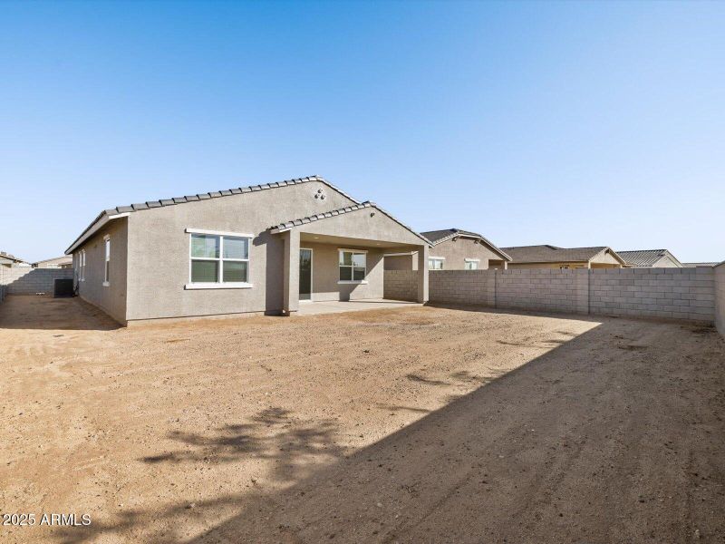 17863 W ELM Street 17863 W ELM Street