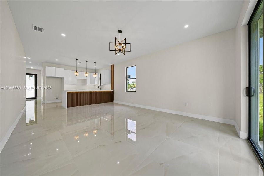 Spacious, unfurnished interior of a new home in , Lehigh Acres (Image 21).