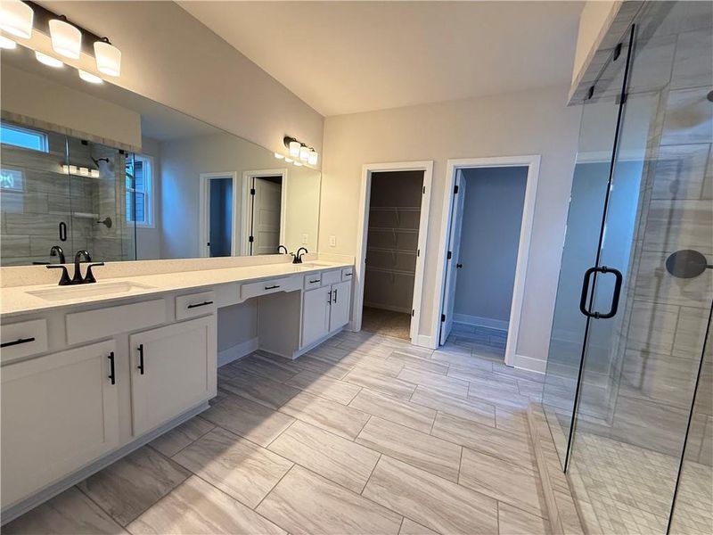 Furnished interior view inside a new home in Ponderosa Farms Manor, Gainesville (Image 10).