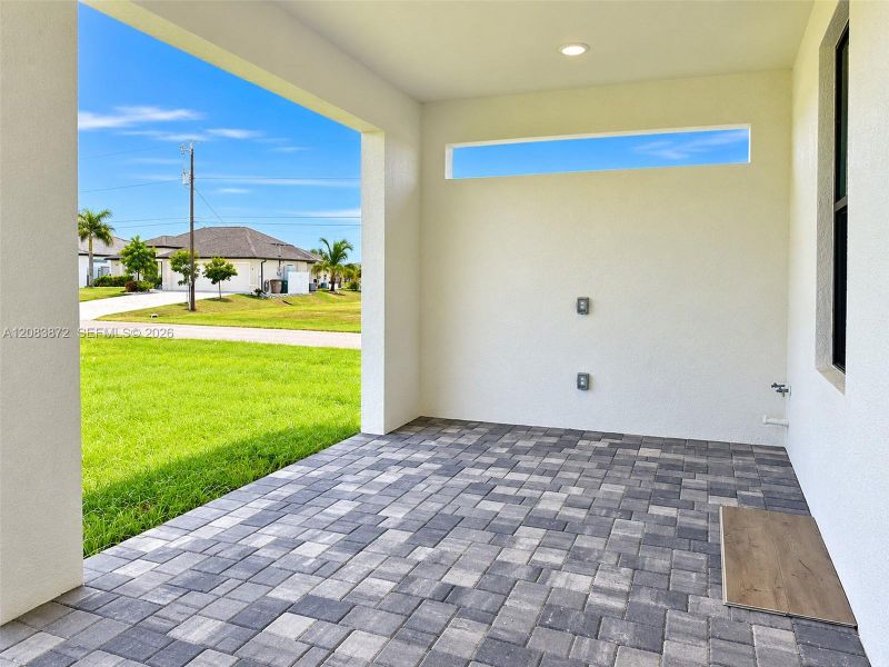 Exterior details and patio area of a home in , Cape Coral (Image 19).