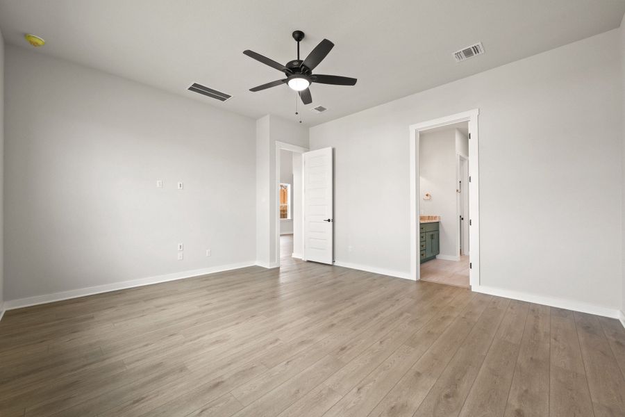 Spacious, unfurnished interior of a new home in Park Central, Georgetown (Image 35).