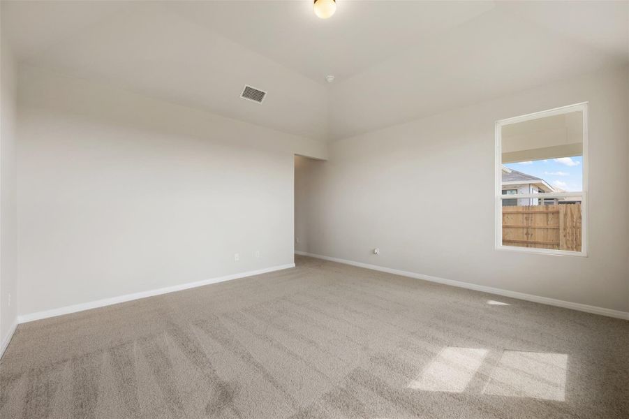 Spacious, unfurnished interior of a new home in The Colony, Bastrop (Image 31).