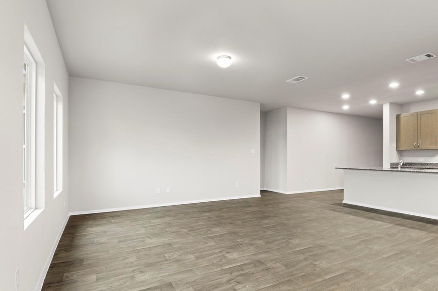 Spacious, unfurnished interior of a new home in Oaks at San Gabriel, Georgetown (Image 22).