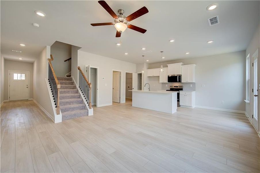 Spacious, unfurnished interior of a new home in Diamante, Stockbridge (Image 13).