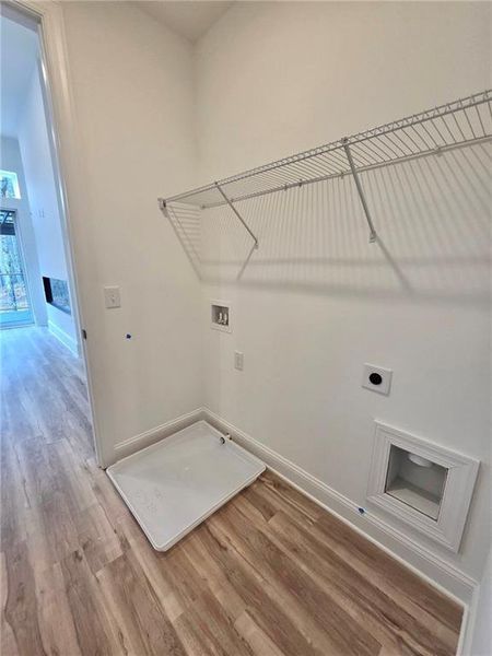 Spacious, unfurnished interior of a new home in , Waleska (Image 14).
