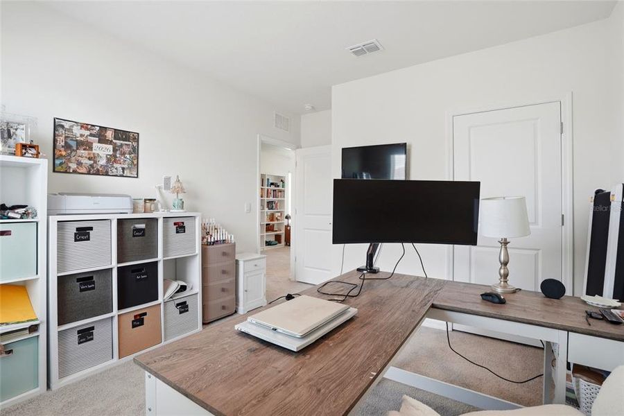 Furnished interior view inside a new home in , Wesley Chapel (Image 28).