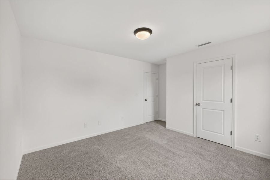 Spacious, unfurnished interior of a new home in Edgewater - Lakeview Point, Lancaster (Image 22).
