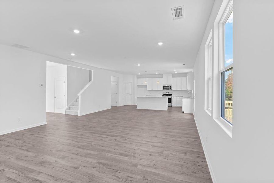 Spacious, unfurnished interior of a new home in Falls Creek, Flowery Branch (Image 23).