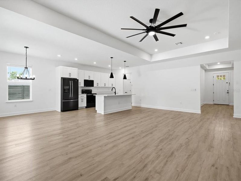 Spacious, unfurnished interior of a new home in , Spring Hill (Image 31).