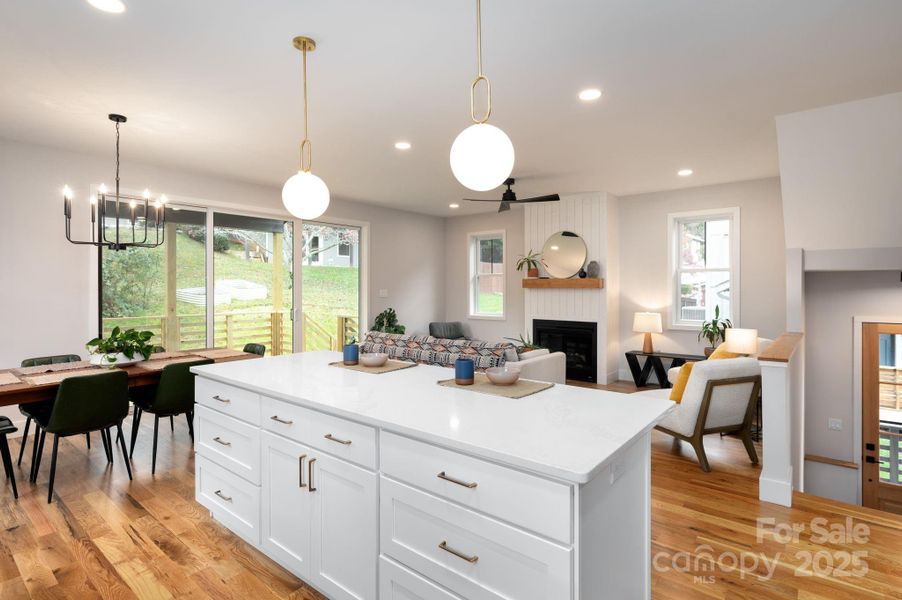 Large Island with Breakfast Bar