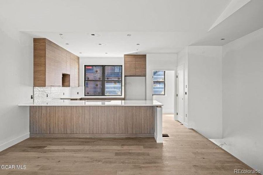 Spacious, unfurnished interior of a new home in , Granby (Image 14).