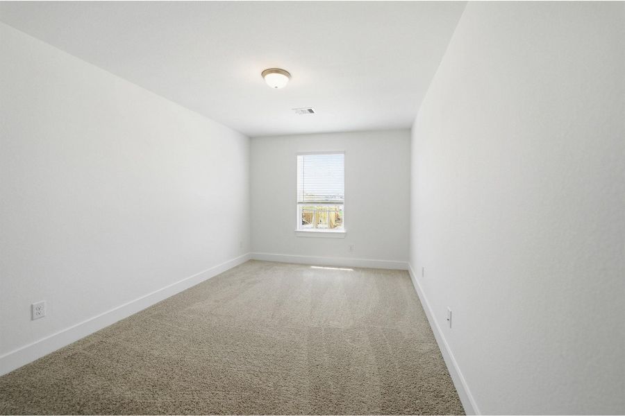 Spacious, unfurnished interior of a new home in Bay Creek, Baytown (Image 30).
