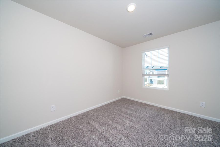 Spacious, unfurnished interior of a new home in Galloway Ridge, Charlotte (Image 10).