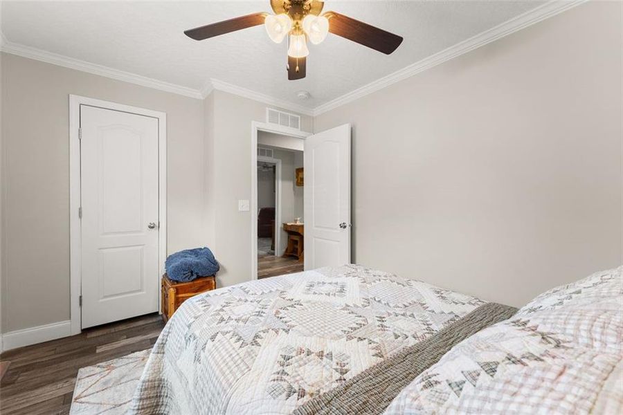 Furnished interior view inside a new home in , Alto (Image 11).