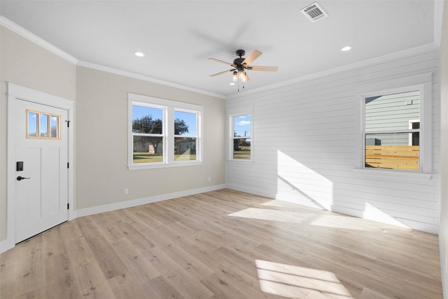Spacious, unfurnished interior of a new home in , Franklin (Image 10).